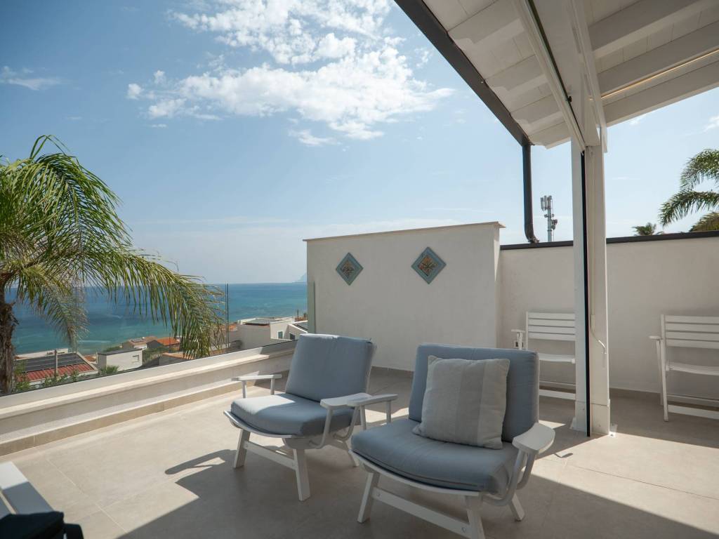 casa indipendente in vendita ad Alcamo in zona Alcamo Marina