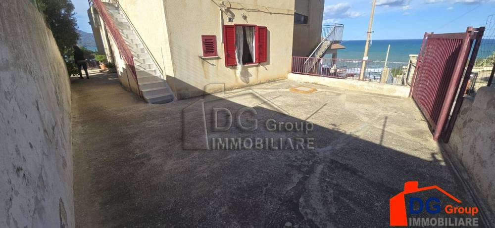 casa indipendente in vendita ad Alcamo in zona Alcamo Marina