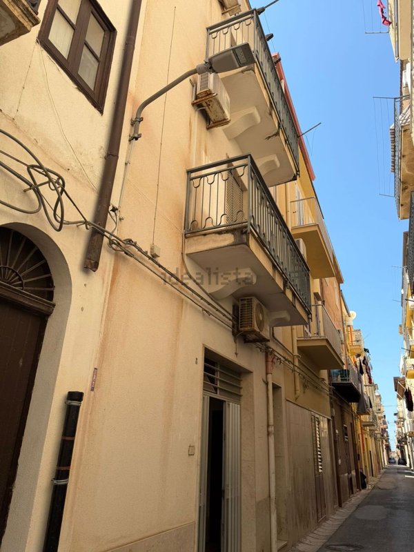 casa indipendente in vendita ad Alcamo in zona Centro Città