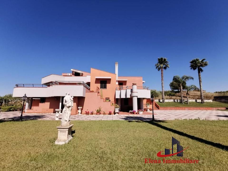 casa indipendente in vendita ad Alcamo in zona Alcamo Marina