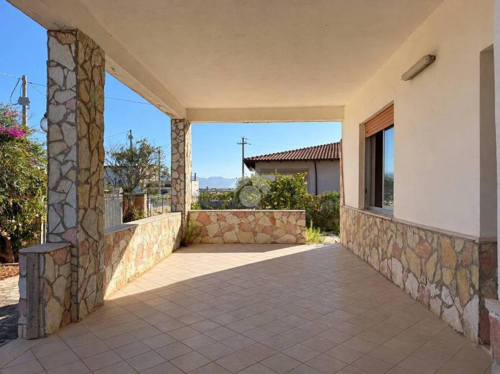 casa indipendente in vendita ad Alcamo in zona Alcamo Marina