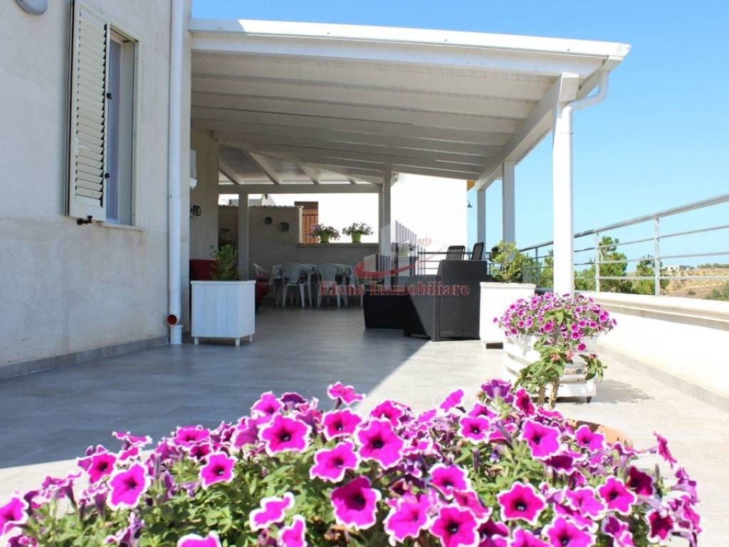 casa indipendente in vendita ad Alcamo in zona Alcamo Marina