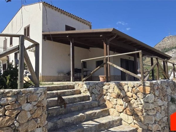 casa indipendente in vendita ad Alcamo