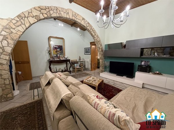 casa indipendente in vendita ad Alcamo in zona Centro Città