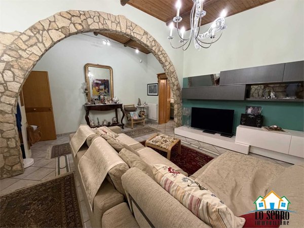 casa indipendente in vendita ad Alcamo in zona Centro Città