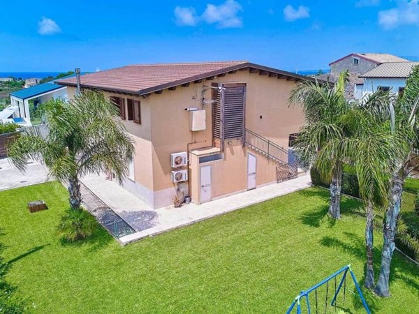 casa indipendente in vendita ad Alcamo in zona Bosco d'Alcamo