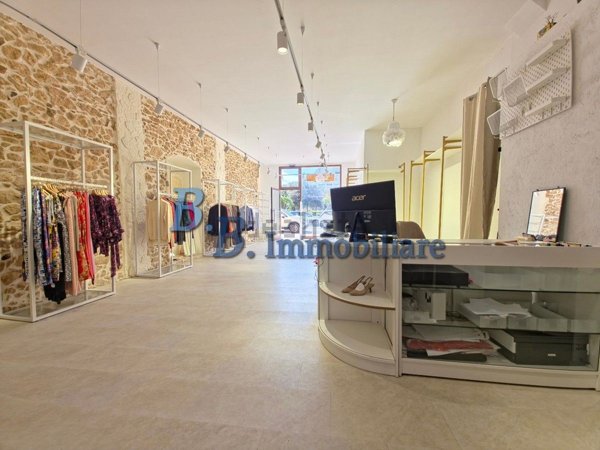 locale commerciale in vendita ad Alcamo