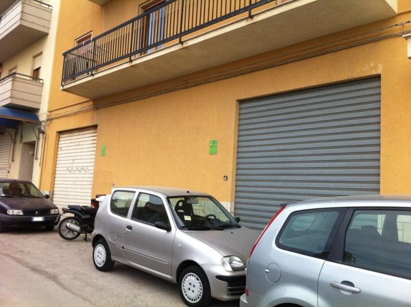 locale commerciale in vendita ad Alcamo