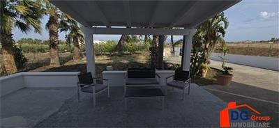 casa indipendente in vendita ad Alcamo in zona Alcamo Marina