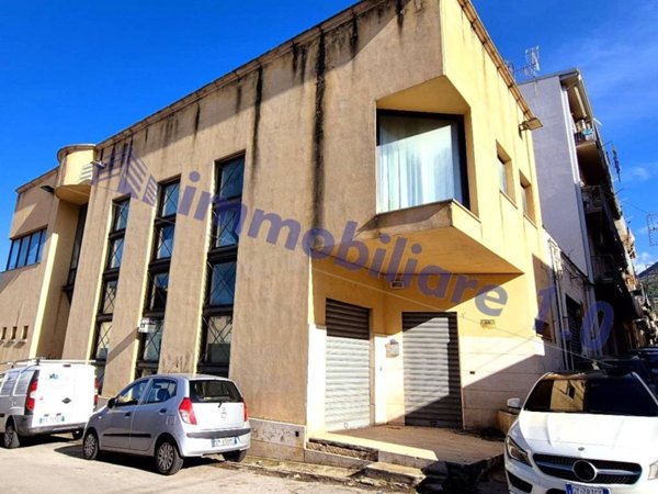 ufficio in vendita ad Alcamo in zona Centro Città