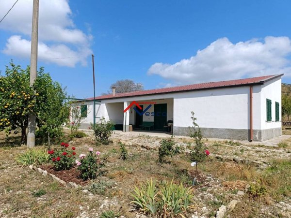casa indipendente in vendita ad Alcamo