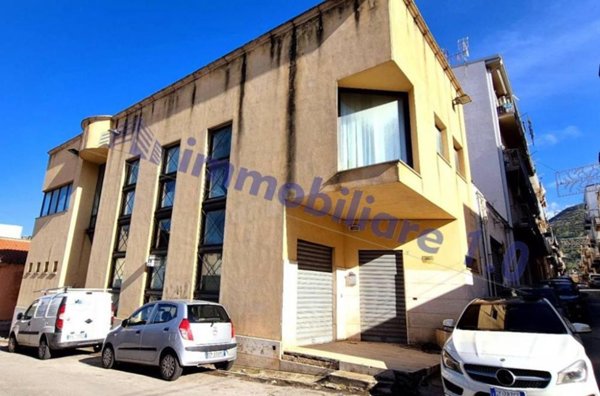 ufficio in vendita ad Alcamo in zona Centro Città