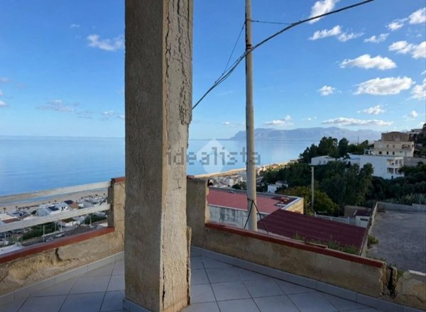 appartamento in vendita ad Alcamo in zona Alcamo Marina