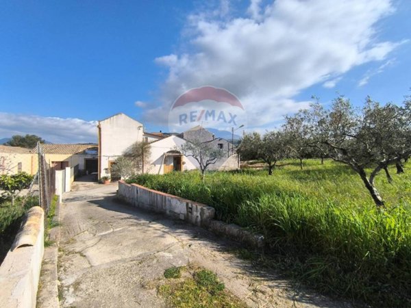 casa indipendente in vendita a Buseto Palizzolo