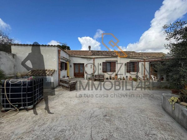 casa indipendente in vendita a Buseto Palizzolo