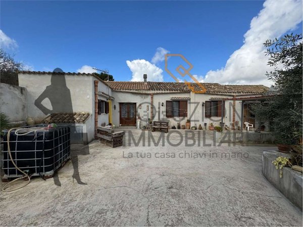 casa indipendente in vendita a Buseto Palizzolo