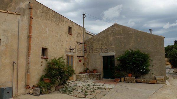 quadrivano in vendita a Buseto Palizzolo in zona Pianoneve