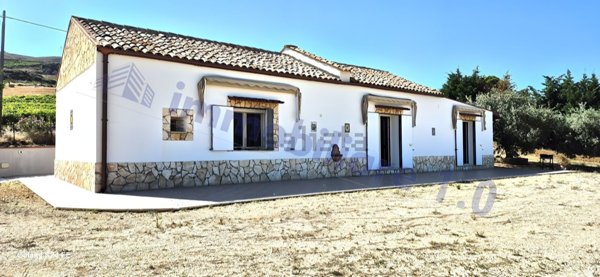 casa indipendente in vendita a Buseto Palizzolo in zona Bruca