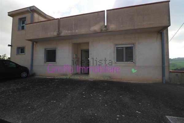 casa indipendente in vendita a Buseto Palizzolo in zona Pianoneve