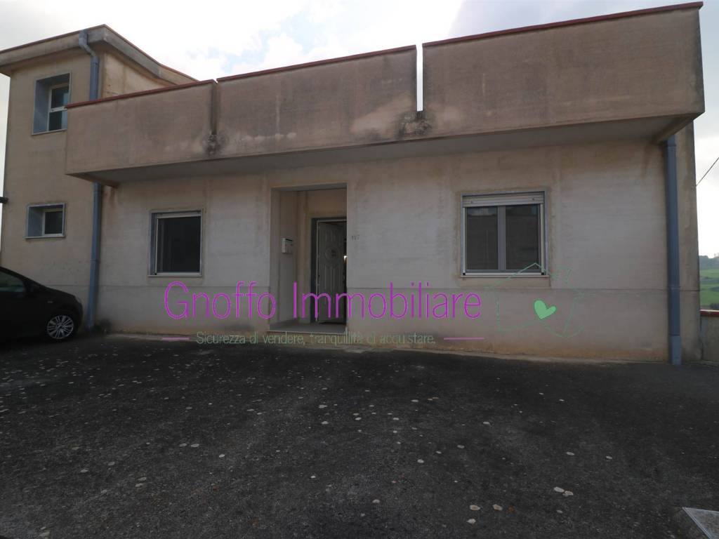 casa indipendente in vendita a Buseto Palizzolo in zona Pianoneve