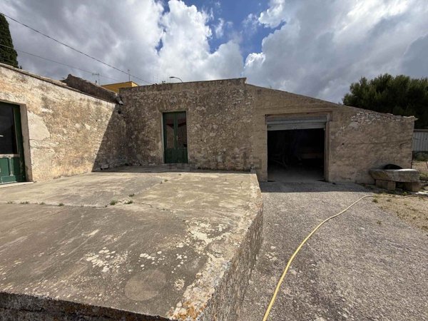 casa indipendente in vendita a Buseto Palizzolo in zona Tangi