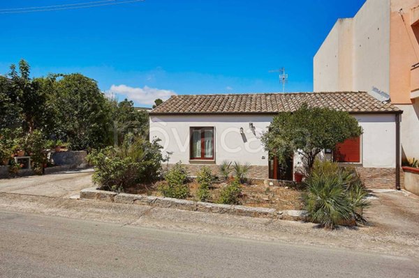 casa indipendente in vendita a Buseto Palizzolo in zona Badia