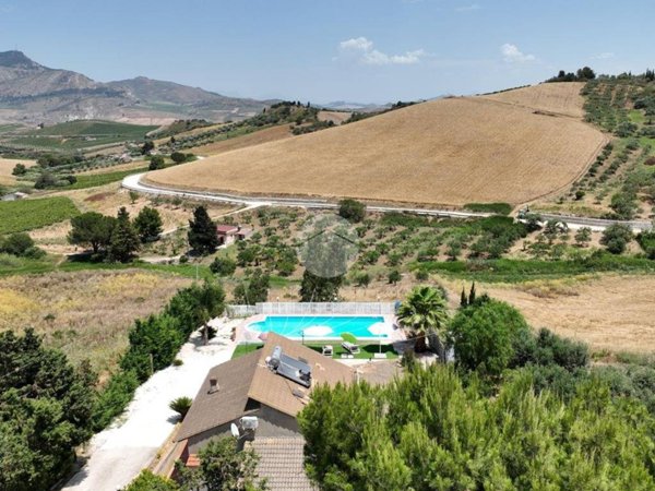 casa indipendente in vendita a Calatafimi-Segesta