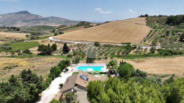 casa indipendente in vendita a Calatafimi-Segesta