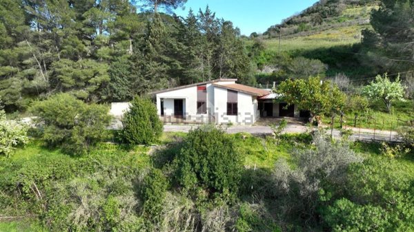 casa indipendente in vendita a Calatafimi-Segesta