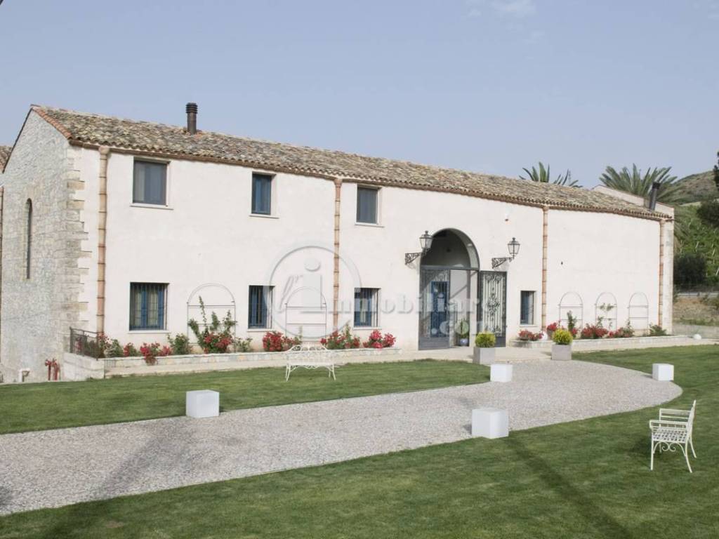 intera palazzina in vendita a Calatafimi-Segesta