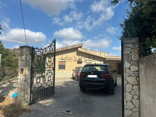 casa indipendente in vendita a Calatafimi-Segesta