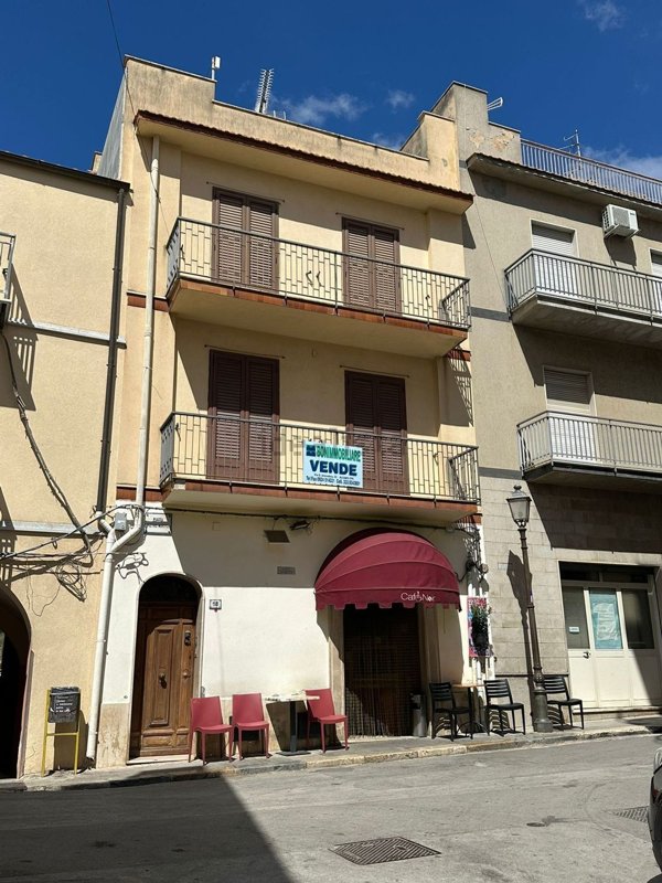 pentavano in vendita a Calatafimi-Segesta