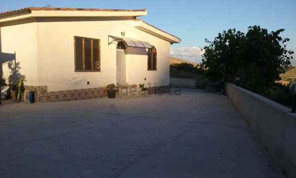 casa indipendente in vendita a Calatafimi-Segesta