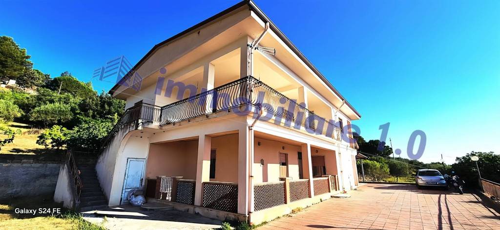casa indipendente in vendita a Calatafimi-Segesta