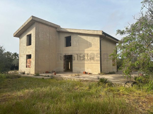 casa indipendente in vendita a Campobello di Mazara