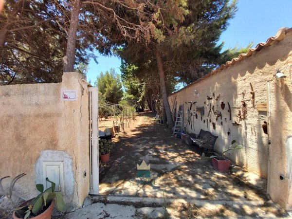 casa indipendente in vendita a Campobello di Mazara
