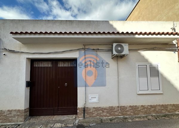 casa indipendente in vendita a Campobello di Mazara