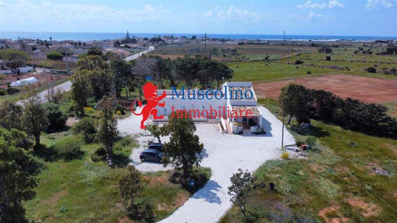 casa indipendente in vendita a Campobello di Mazara