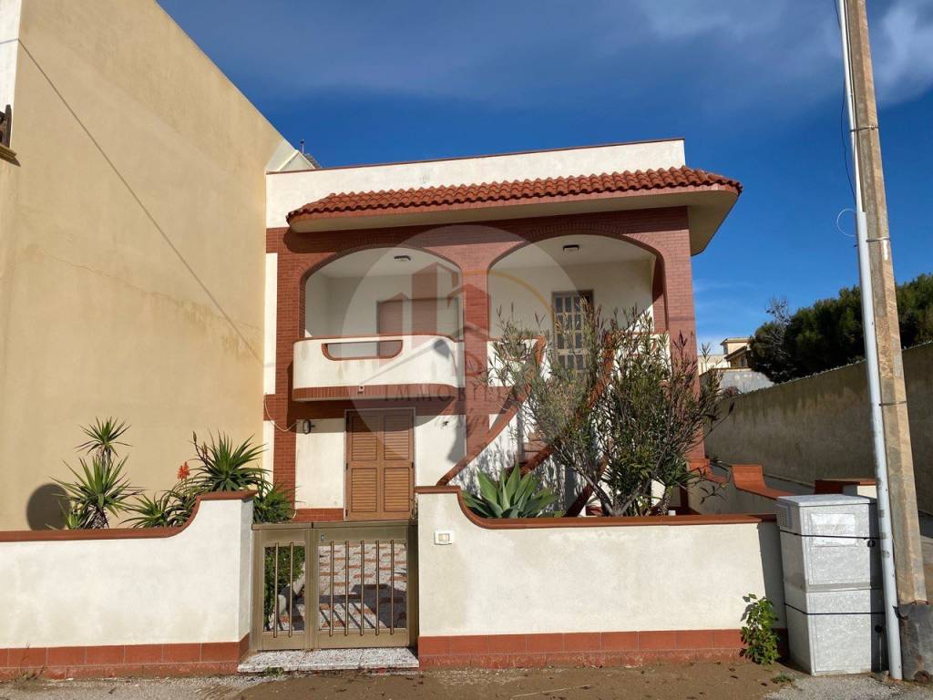 casa indipendente in vendita a Campobello di Mazara in zona Tre Fontane