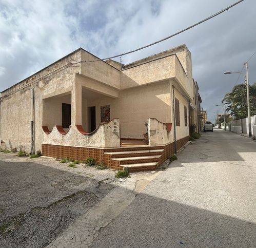 casa indipendente in vendita a Campobello di Mazara in zona Tre Fontane