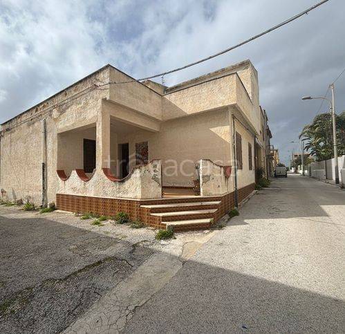 casa indipendente in vendita a Campobello di Mazara in zona Tre Fontane