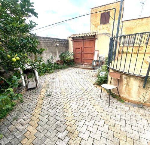 casa indipendente in vendita a Campobello di Mazara in zona Tre Fontane
