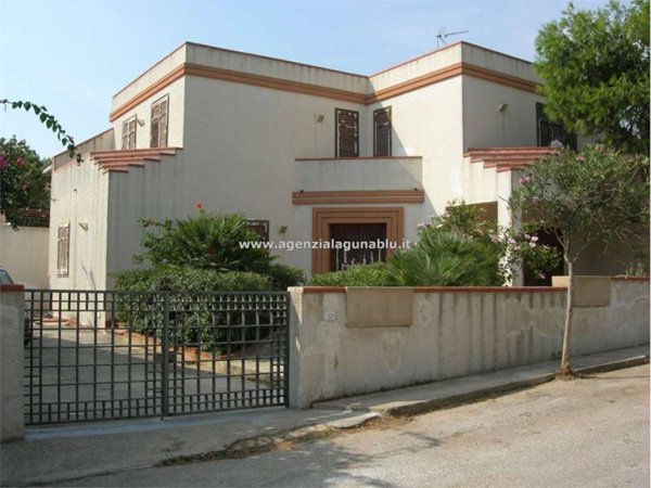 casa indipendente in vendita a Campobello di Mazara