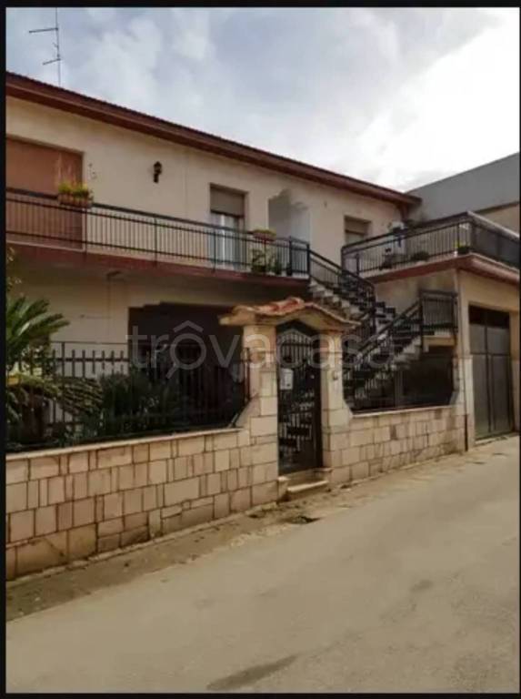 casa indipendente in vendita a Campobello di Mazara
