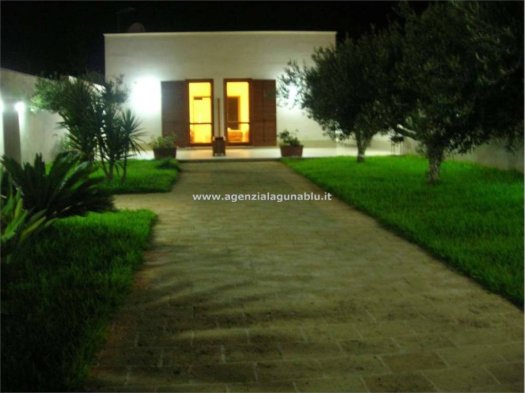 casa indipendente in vendita a Campobello di Mazara