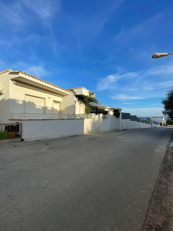 casa indipendente in vendita a Campobello di Mazara in zona Tre Fontane