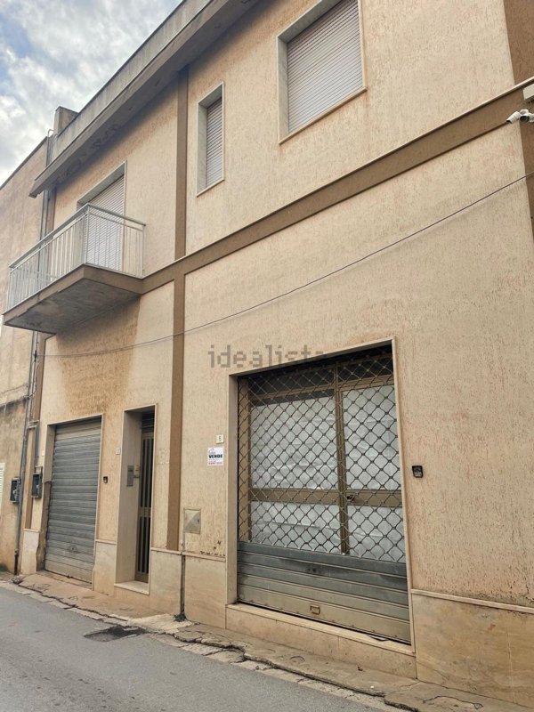 casa indipendente in vendita a Campobello di Mazara