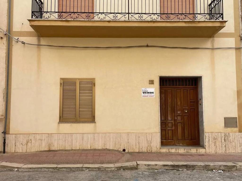 casa indipendente in vendita a Campobello di Mazara