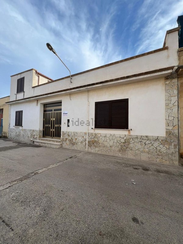 casa indipendente in vendita a Campobello di Mazara in zona Tre Fontane