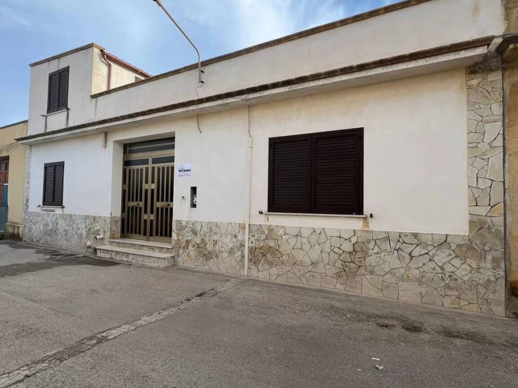 casa indipendente in vendita a Campobello di Mazara in zona Tre Fontane